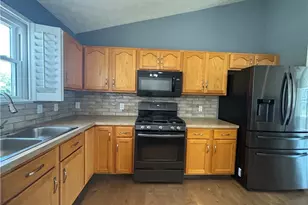 5788 W Breezeway Dr, North Ridgeville, OH 44039 - Photo 2