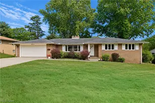 800 Woodview Dr NE, Massillon, OH 44646 - Photo 2