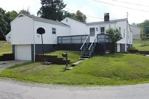 103 Jefferson St, St Clairsville, OH 43950 - Photo 2