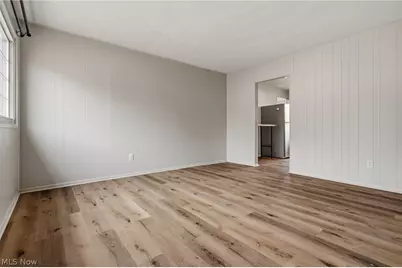 2446 Regentview Street NE, Canton, OH 44705 - Photo 6