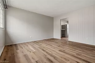 2446 Regentview St NE, Canton, OH 44705 - Photo 6