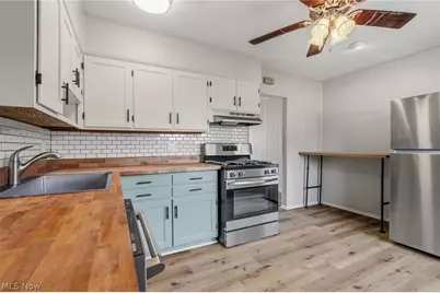 2446 Regentview Street NE, Canton, OH 44705 - Photo 8