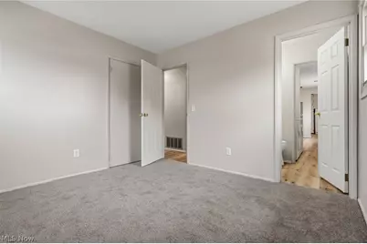 2446 Regentview Street NE, Canton, OH 44705 - Photo 12