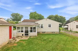 699 Saul Dr, Hubbard, OH 44425 - Photo 8