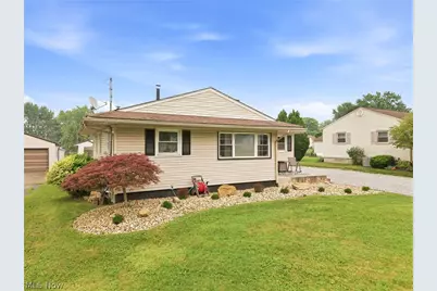 699 Saul Drive, Hubbard, OH 44425 - Photo 4