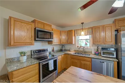 6008 Conneaut Light Drive, Vermilion, OH 44089 - Photo 12