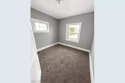 9901 Heath Avenue, Loveland, OH 44104 - Photo 10
