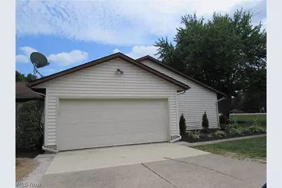 7155 Auburn Road, Concord Twp, OH 44077 - Photo 36