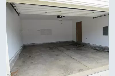 7155 Auburn Road, Concord Twp, OH 44077 - Photo 38