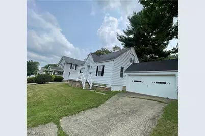 810 Highland Boulevard, Coshocton, OH 43812 - Photo 2