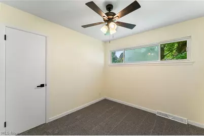 2435 Canfield Road, Youngstown, OH 44511 - Photo 12