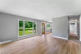 2435 Canfield Rd, Youngstown, OH 44511 - Photo 8