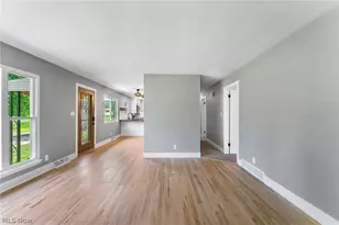 2435 Canfield Rd, Youngstown, OH 44511 - Photo 10