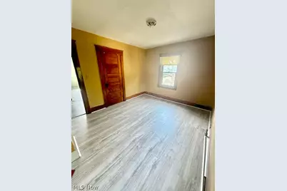 2750 Julian Street, Youngstown, OH 44502 - Photo 6