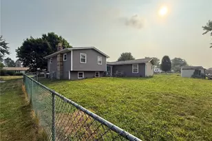 5364 Pisces St SW, Canton, OH 44706 - Photo 2