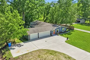 8870 N Spring Valley Park Dr, Chagrin Falls, OH 44023 - Photo 46