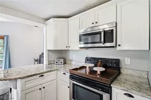 8870 N Spring Valley Park Dr, Chagrin Falls, OH 44023 - Photo 30