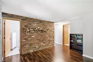 8870 N Spring Valley Park Dr, Chagrin Falls, OH 44023 - Photo 16