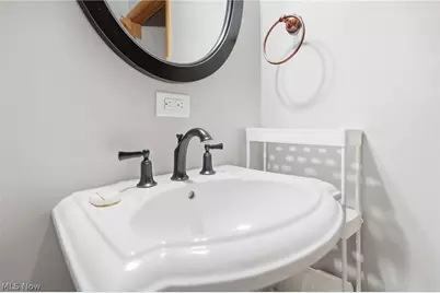 8870 N Spring Valley Park Drive, Chagrin Falls, OH 44023 - Photo 18