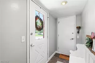 8870 N Spring Valley Park Dr, Chagrin Falls, OH 44023 - Photo 8