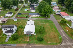 1109 Cemetery Dr, Coshocton, OH 43812 - Photo 4