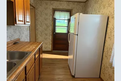 306 N 2nd Street, Bethesda, OH 43718 - Photo 2