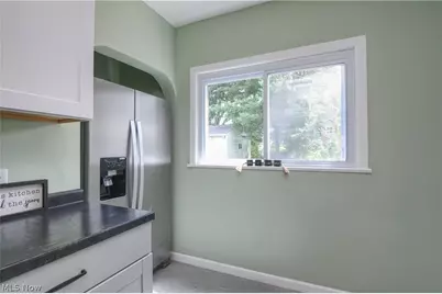 557 Wesleyan Avenue, Barberton, OH 44203 - Photo 12