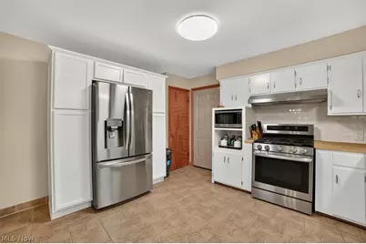 673 Knollwood Drive, Green, OH 44685 - Photo 12