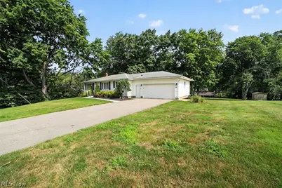 673 Knollwood Drive, Green, OH 44685 - Photo 2