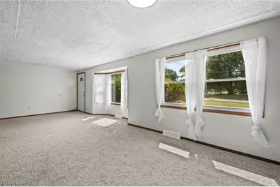 644 Irving Park Boulevard, Sheffield Lake, OH 44054 - Photo 4