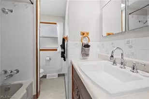 644 Irving Park Blvd, Sheffield Lake, OH 44054 - Photo 18