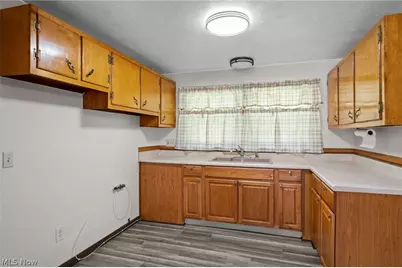 644 Irving Park Boulevard, Sheffield Lake, OH 44054 - Photo 8