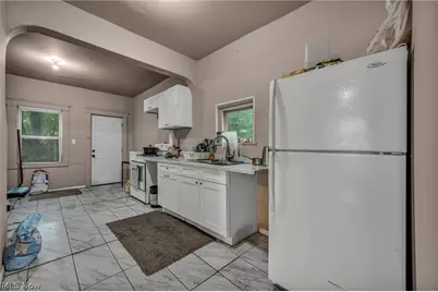 9822 Raymond Avenue, Loveland, OH 44104 - Photo 8