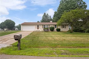 8311 Parkford St NW, Massillon, OH 44646 - Photo 2