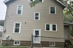 1012 Kling St, Akron, OH 44301 - Photo 2