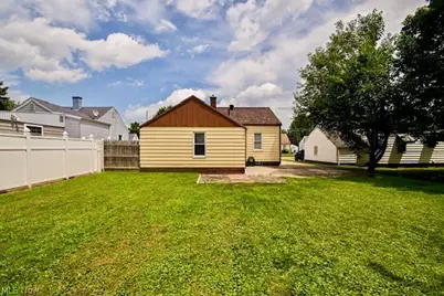 2817 Fletcher Avenue NE, Canton, OH 44705 - Photo 4