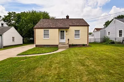 2817 Fletcher Avenue NE, Canton, OH 44705 - Photo 1