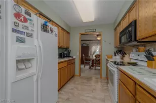 7540 Cheverton Cir NW, Massillon, OH 44646 - Photo 10