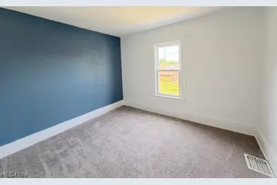 450 Barnett Avenue, Newcomerstown, OH 43832 - Photo 20