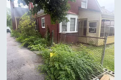 428 W Midlothian Boulevard, Youngstown, OH 44511 - Photo 2