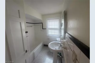 428 W Midlothian Boulevard, Youngstown, OH 44511 - Photo 8