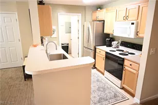 3395 Lenox Village Dr, Fairlawn, OH 44333 - Photo 8