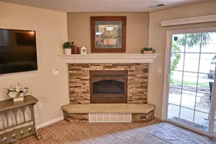 3395 Lenox Village Dr, Fairlawn, OH 44333 - Photo 4