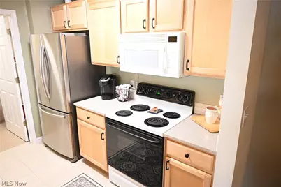 3395 Lenox Village Drive #148, Fairlawn, OH 44333 - Photo 6