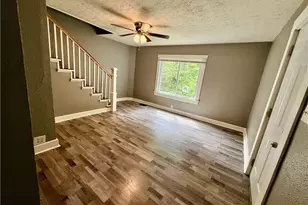 552 Gray St, Zanesville, OH 43701 - Photo 4