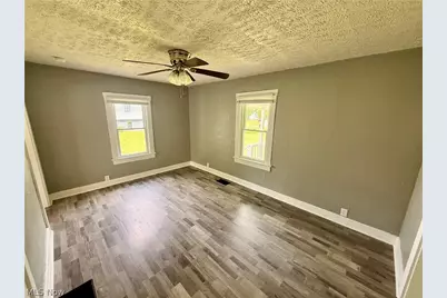 552 Gray Street, Zanesville, OH 43701 - Photo 8