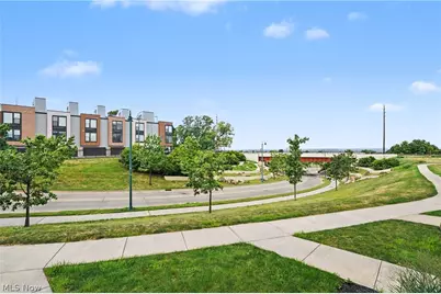 1262 W 70th Street, Loveland, OH 44102 - Photo 4