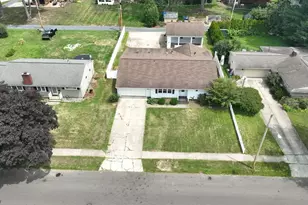 129 S James St, Dover, OH 44622 - Photo 2