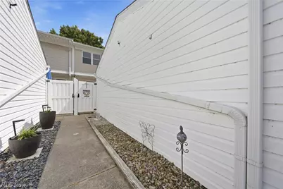 2059 Carlile Drive, Uniontown, OH 44685 - Photo 28