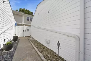 2059 Carlile Dr, Uniontown, OH 44685 - Photo 28
